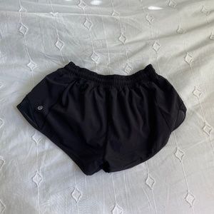 Lululemon Hotty Hot Shorts Sz 6 Black